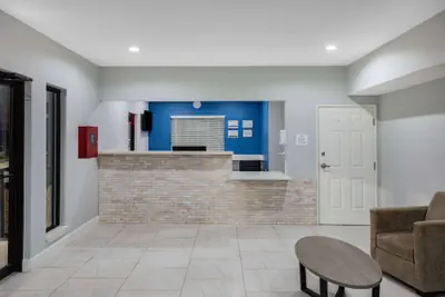 Photo 5 - Baymont by Wyndham Freeport Texas