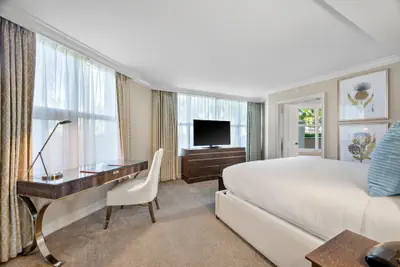 Photo 5 - Marco Beach Ocean Suites