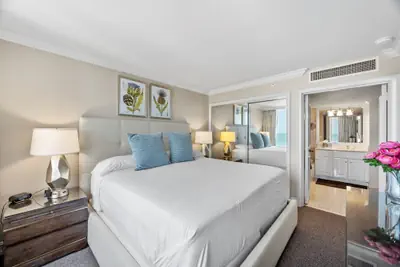 Photo 4 - Marco Beach Ocean Suites