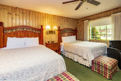 Photo 5 - Azalea Garden Inn