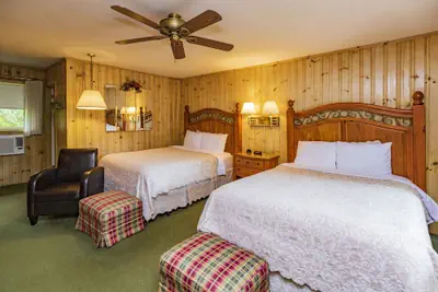 Photo 4 - Azalea Garden Inn
