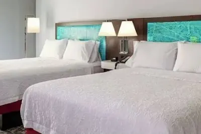 Photo 5 - Hampton Inn & Suites Somerset