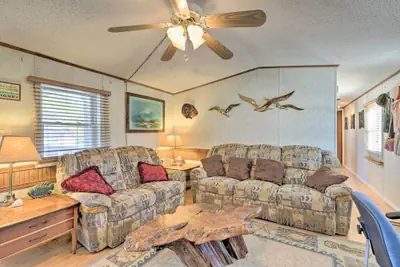 Photo 5 - Quaint Chincoteague Island Hideaway w/ 2 Porches!