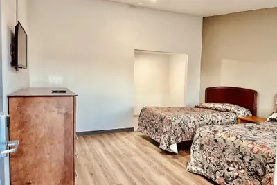 Photo 3 - The Express Inn
