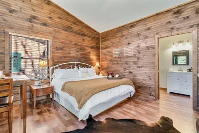 Photo 3 - Rivers Edge Treehouses