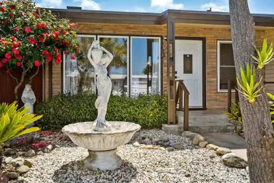 Photo 2 - Mid Century Garden View Home Parking