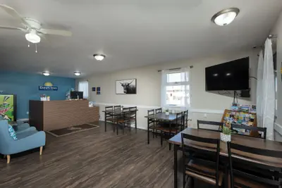 Photo 4 - Days Inn by Wyndham Wheatland