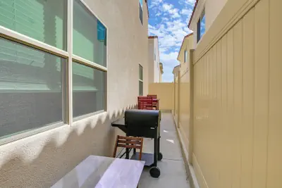 Photo 3 - Pet-friendly Paramount Home, 16 Mi to Los Angeles!