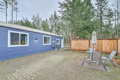 Photo 5 - Quaint, Cozy Outdoor Retreat Near Mt Rainier!