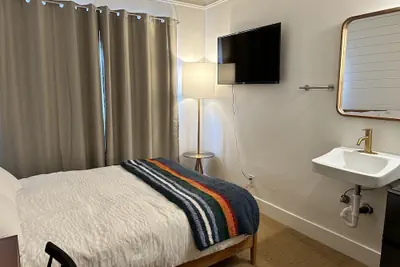 Photo 4 - Sierra Motor Lodge