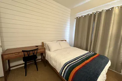 Photo 2 - Sierra Motor Lodge