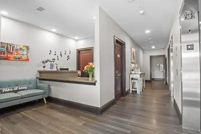 Photo 3 - Bywater Suite Hotel