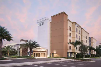 Photo 2 - Fairfield Inn & Suites by Marriott Fort Lauderdale Northwest