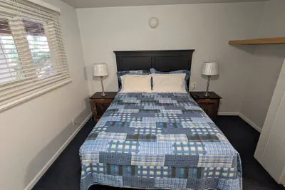 Photo 3 - Majestic Rockies Motel