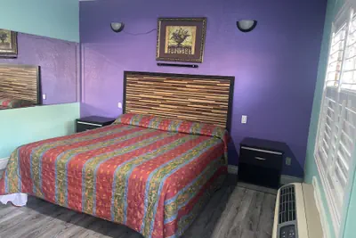 Photo 5 - Economy Inn
