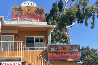 Photo 2 - Economy Inn