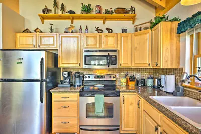Photo 4 - Pet-friendly Jefferson Cabin w/ Deck & Views!