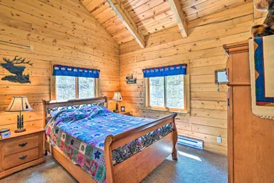 Photo 2 - Pet-friendly Jefferson Cabin w/ Deck & Views!