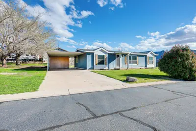 Photo 4 - La Verkin Home w/ Yard, Covered Patio & Grill