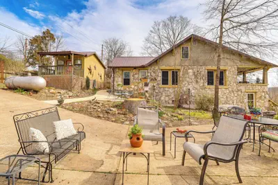 Photo 4 - Historic 'hardy House' on Main Street w/ Fire Pit!