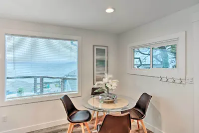 Photo 4 - Tacoma 'dash Point Beach Cabin' w/ Balcony!