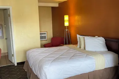 Photo 5 - Vernals Best Value Inn