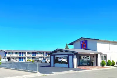 Photo 2 - Motel 6 Yuba City, CA