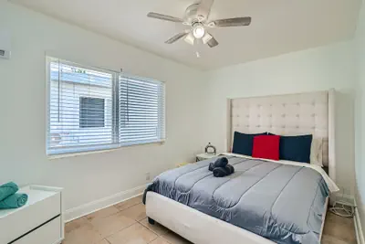 Photo 2 - Singer Island Inn