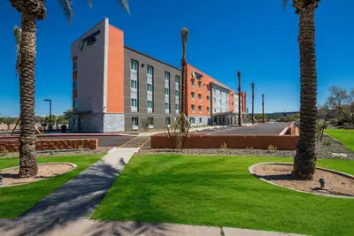Photo 2 - Woodspring Suites Chandler Airport
