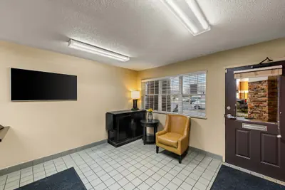 Photo 4 - Suburban Studios Winston-Salem near Hanes Mall