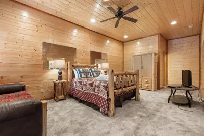 Photo 3 - Mountain Theatre Lodge by Jackson Mountain Rentals