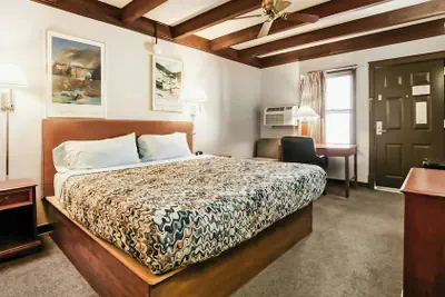 Photo 5 - Georgetown Lodge