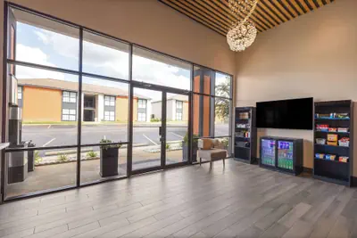 Photo 5 - Ramada by Wyndham Studio Suites Dothan