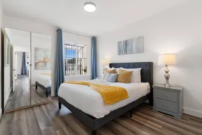 Photo 5 - Stunning 2 Bedroom 1 Bath Home near BART