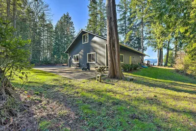 Photo 4 - Mid-century Cabin w/ Deck & Puget Sound Vistas!