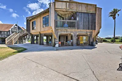 Photo 2 - Matagorda Townhome W/deck, Views, Pool Access