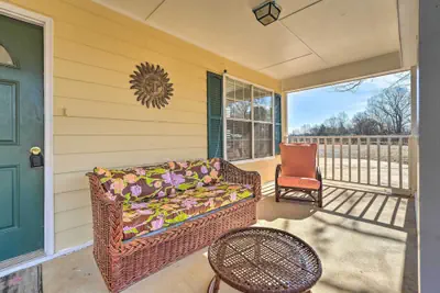 Photo 4 - Dog-friendly Senatobia Cottage w/ Fishing Pond!