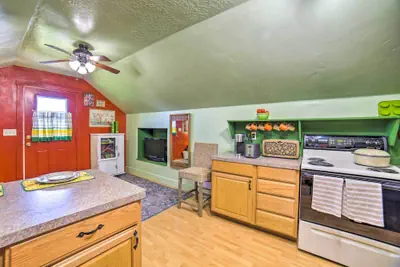Photo 2 - Colorful Sugar City Apartment ~ 4 Mi to Byu!