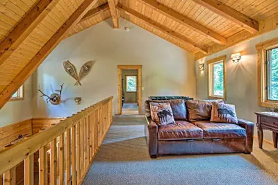 Photo 5 - Cle Elum Mountain Cabin w/ Hot Tub & Trails!