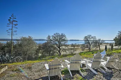 Photo 2 - 'casa D'amore': Extravagant Lakefront Villa!