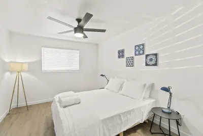 Photo 2 - Lovely 1-bedroom condo in Biltmore