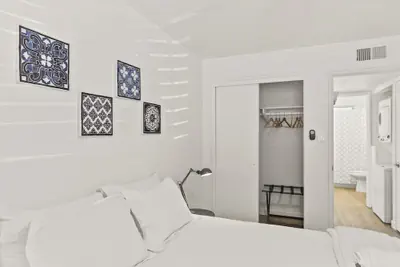 Photo 3 - Lovely 1-bedroom condo in Biltmore
