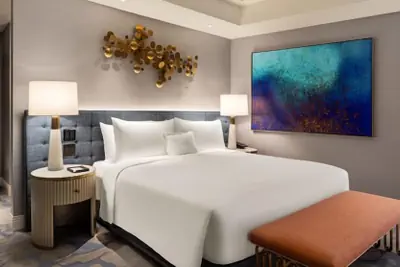 Photo 2 - Fontainebleau Las Vegas, MICHELIN Key Award Hotel