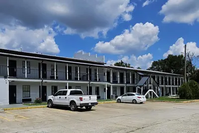 Photo 2 - Rodeway Inn Hattiesburg North
