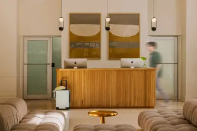 Photo 3 - Kenmore Village Hotel, South Beach