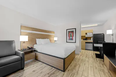 Photo 2 - Mainstay Suites Knoxville - Cedar Bluff