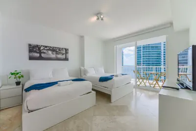 Photo 3 - The Club at Brickell Bay