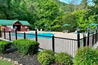 Photo 2 - Spool Time by Smoky Cove Resort