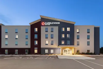 Photo 2 - Candlewood Suites Mcpherson by IHG