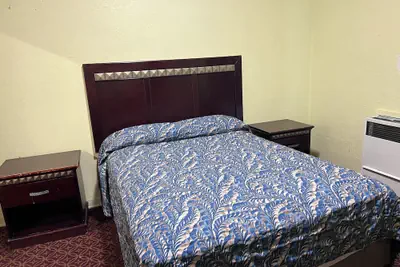 Photo 3 - Miller Hotel